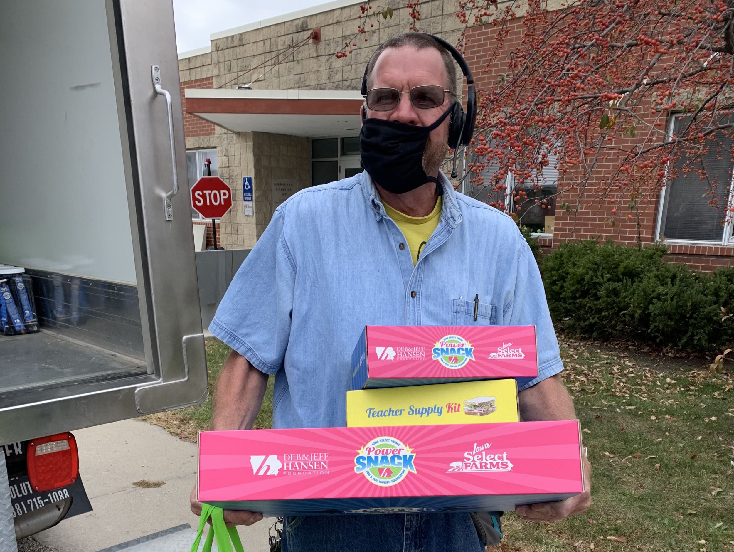 Power Snack Makes a Visit in Humeston Iowa Select Farms